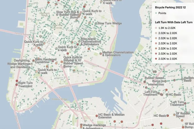 A Felt map of lower Manhattan and Brooklyn showing labeled left turn treatments and bicycle parking points